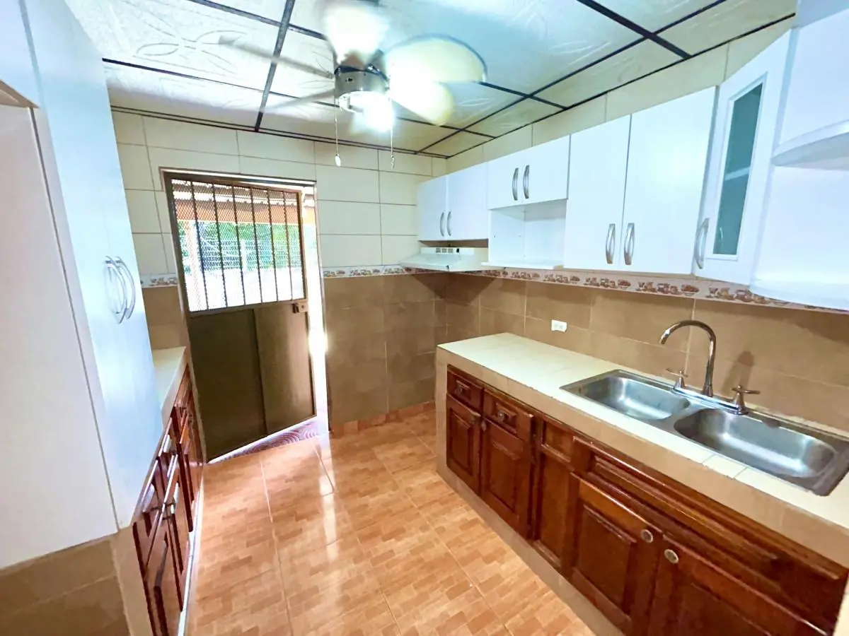 Lomas De Mastranto, Barrio Colon, La Chorrera #no. L-26 - Photo 15