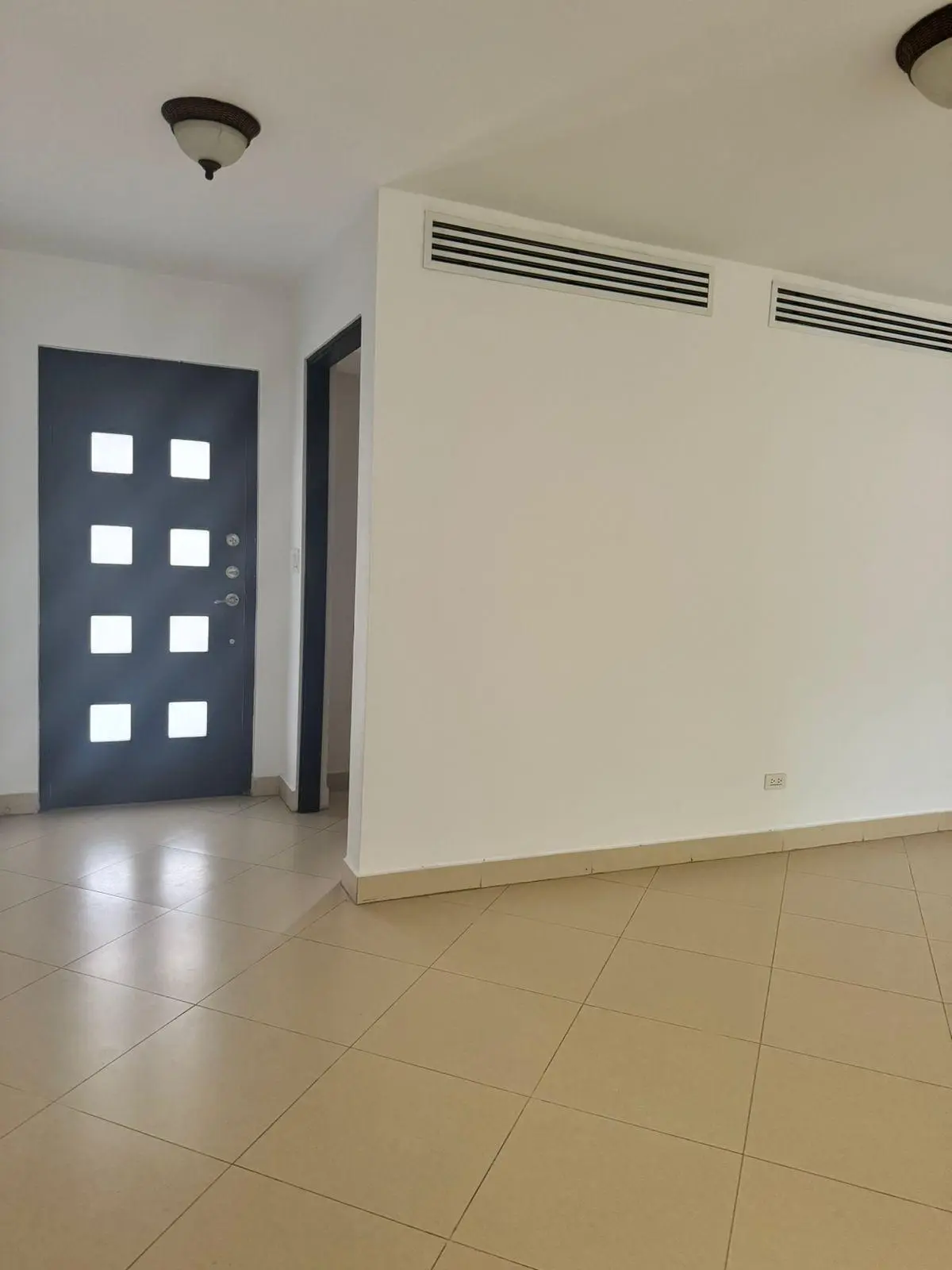 Ph Embassy Club #3-g - Photo 2