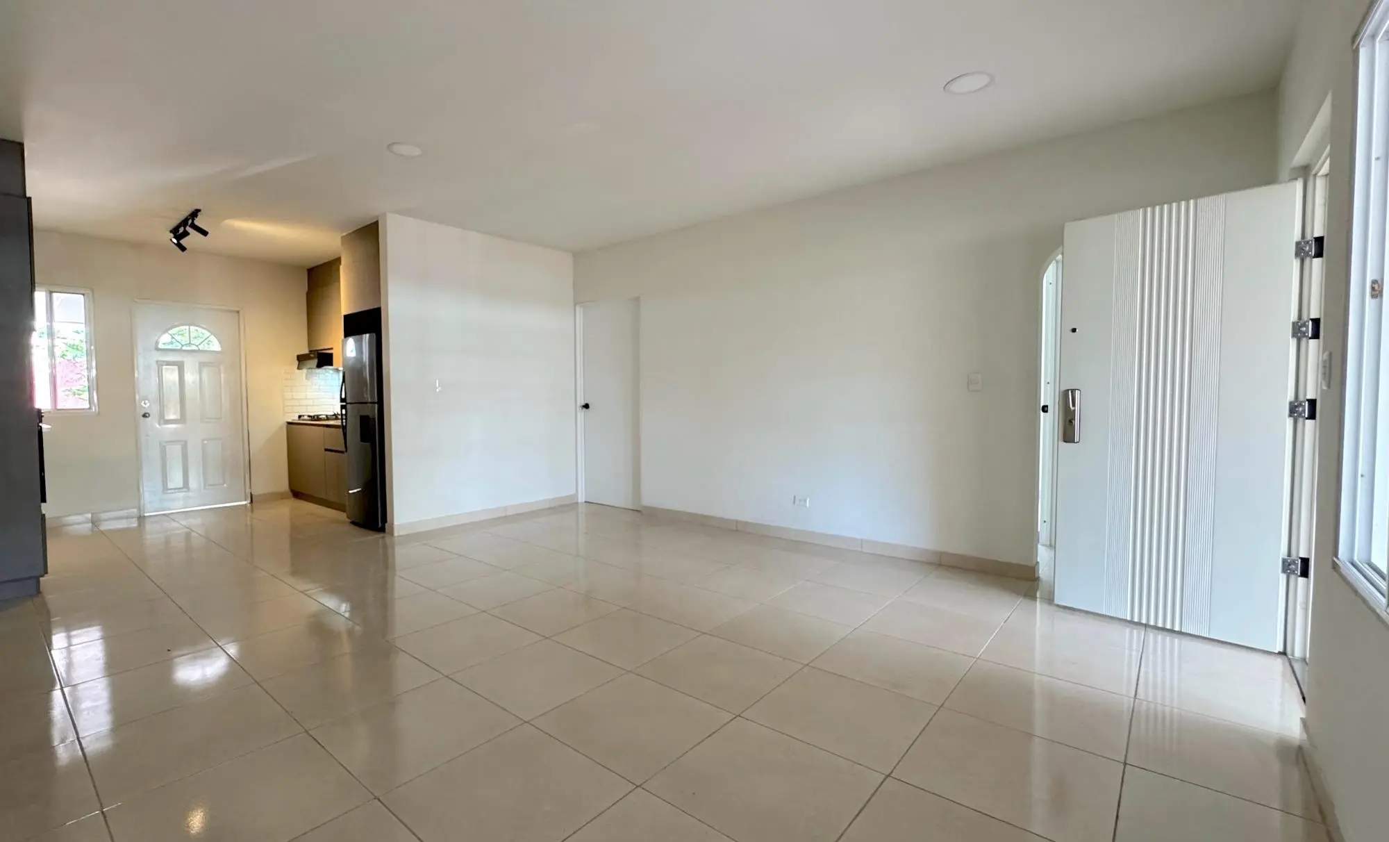 las acacias, versalles, calle 32b y av. guillermo e. quijano, #casa 23-44