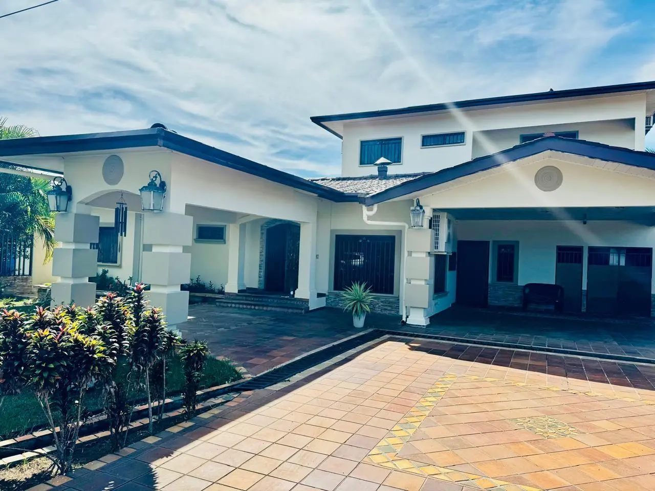 La Riviera, Calle A David - Photo 2