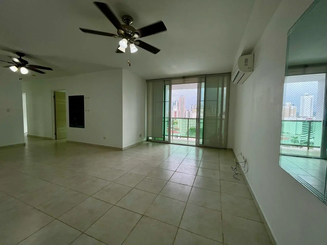 Avenida Ricardo Arango, Corregimiento Bella Vista #14b - Photo 2