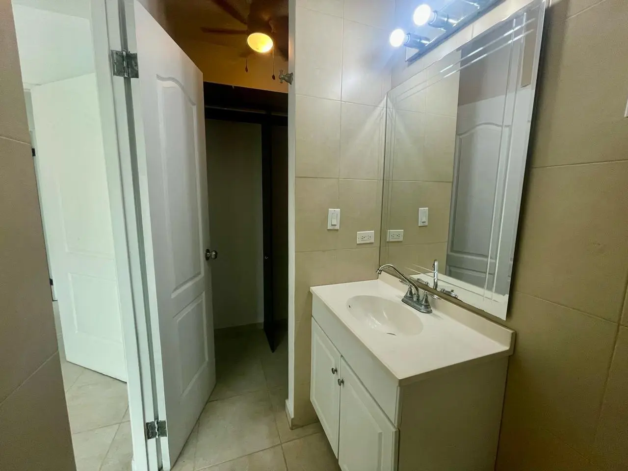 Avenida Ricardo Arango, Corregimiento Bella Vista #14b - Photo 4