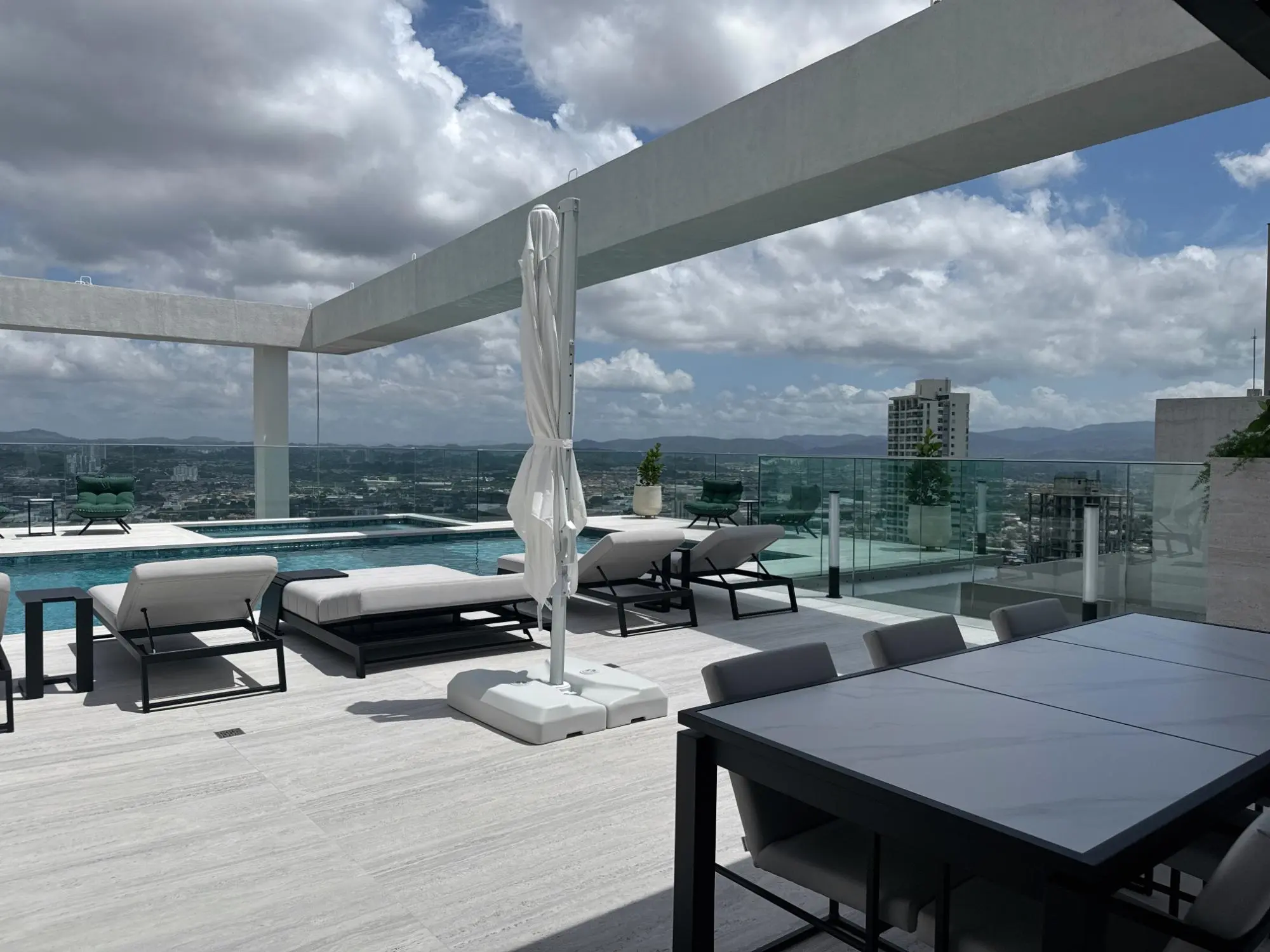 The Ivy, Santa Maria #0 - Photo 18