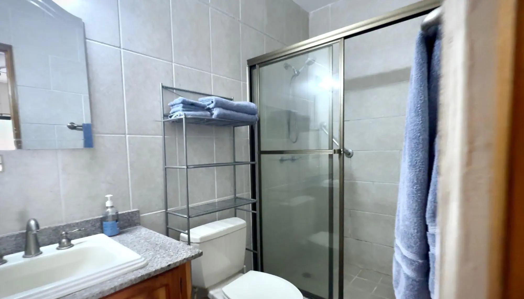 0 Chiriquí, Boquete, Bajo Boquete, Edificio Doña Andrea, Apto. L-12 #l-12 - Photo 54