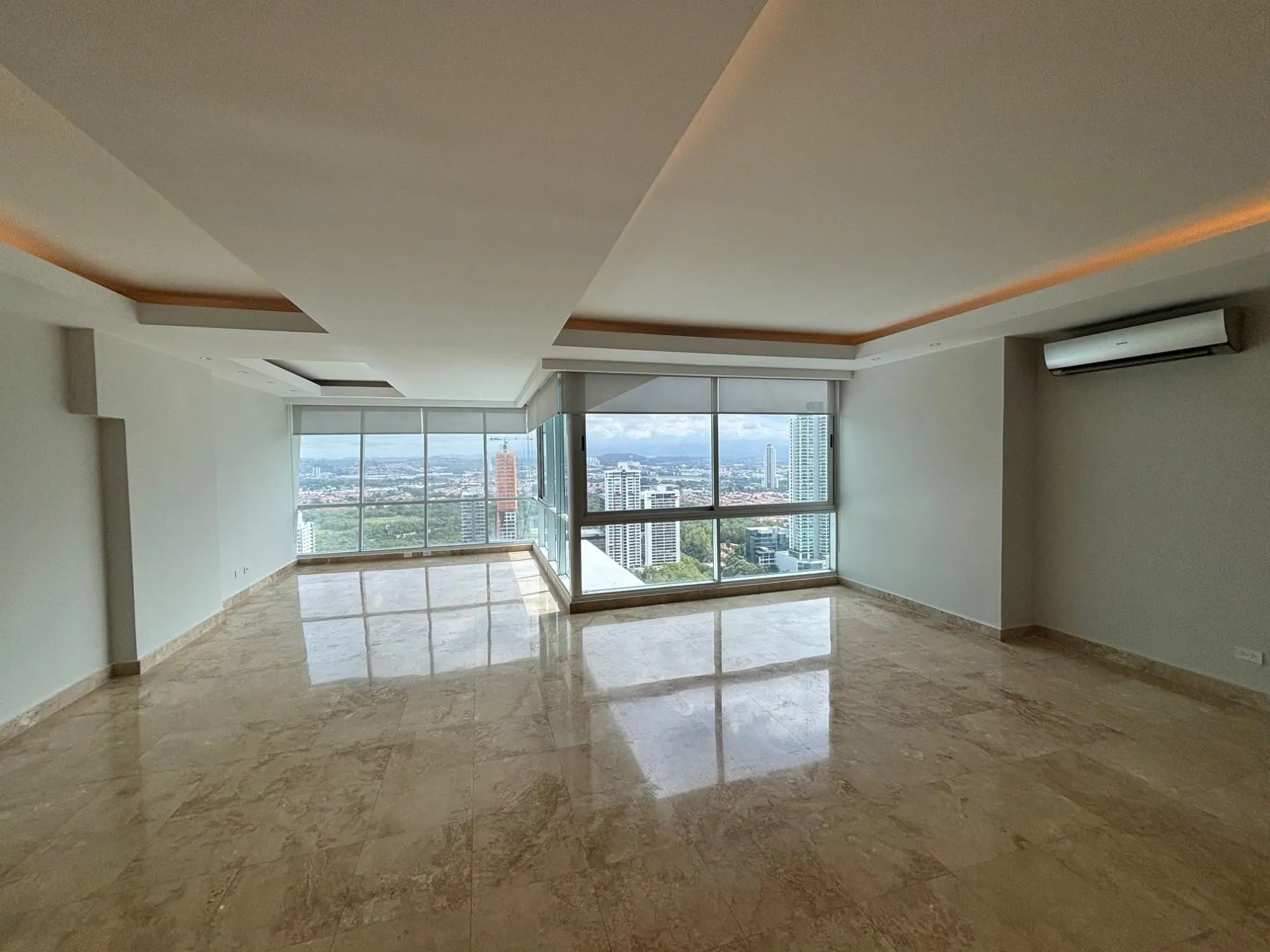 avenida la rotonda, costa del este #35