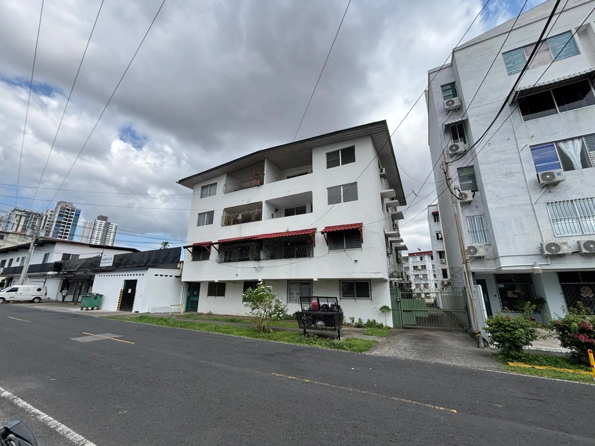 Parque Lefevre #7 - Photo 10