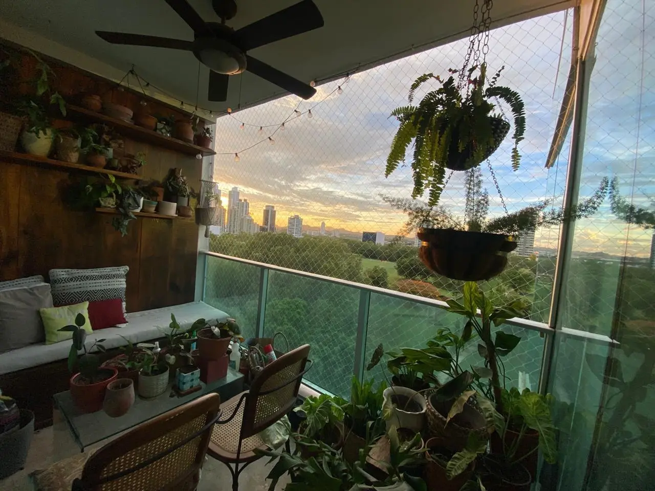 8 c avenidad la rotanda con calle mira mar costa del este #8 c