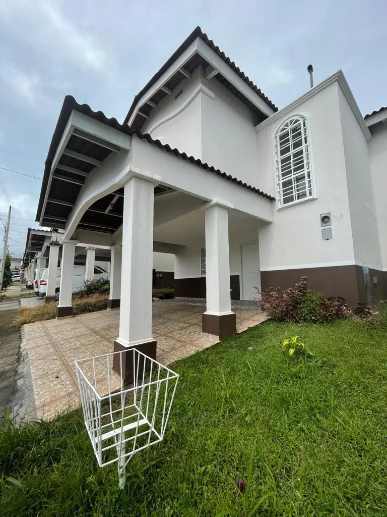 Calle Primera, Casa N°305, Residencial Villa Real #n°305 - Photo 4