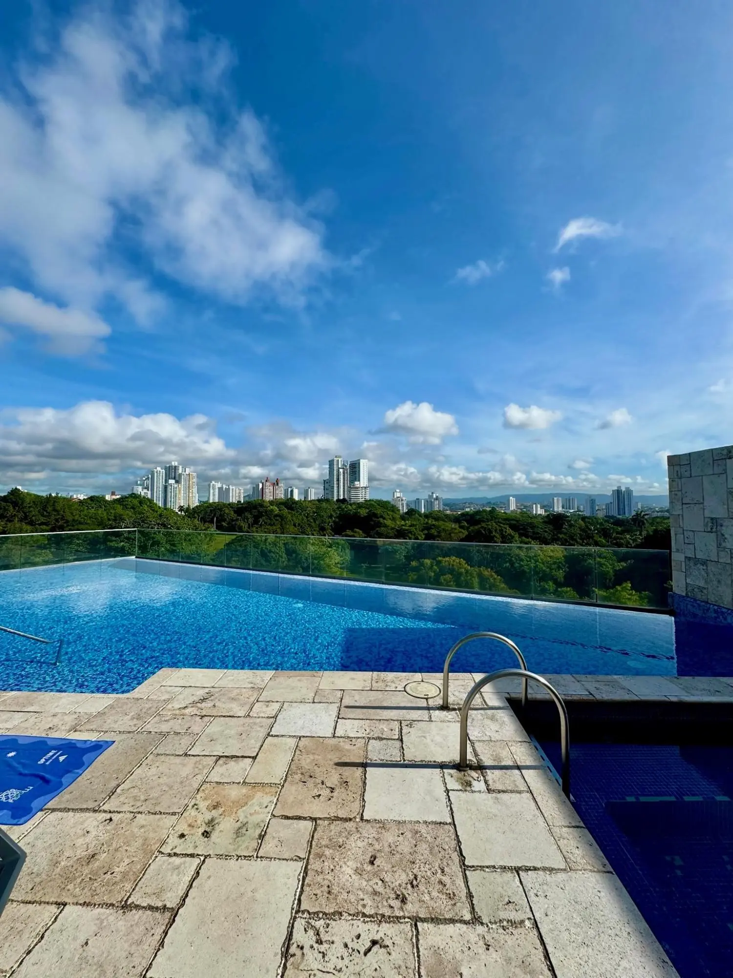 Via Porras, Al Lado De La Entrada Del Parque Omar #24a - Photo 2