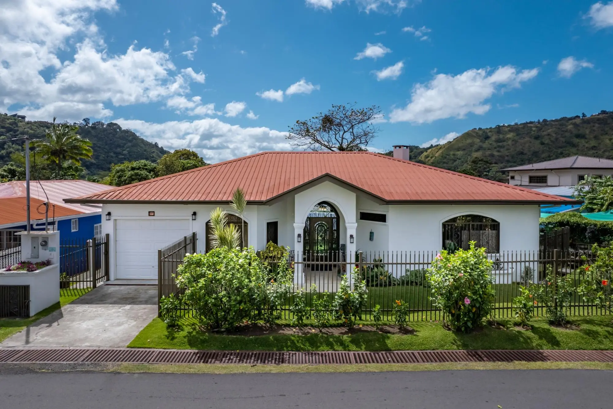 ave. a este, bajo boquete