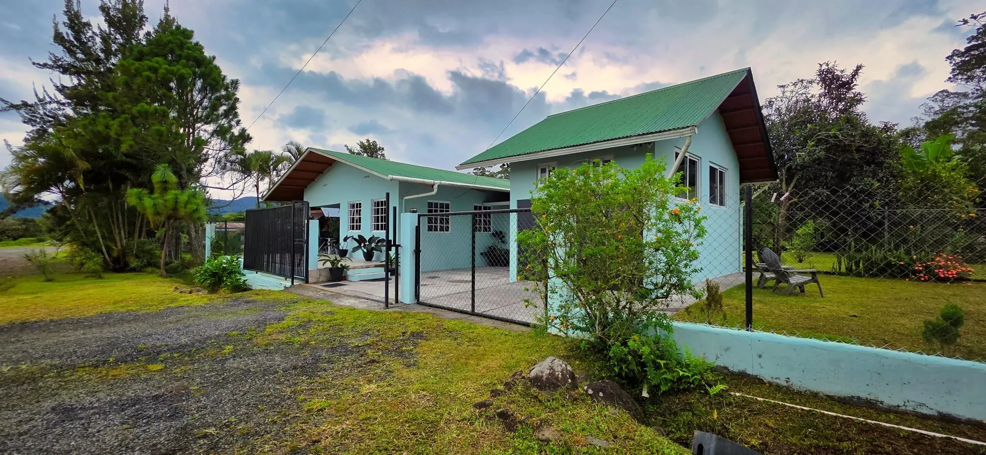 Central Volcán Home With Private Guest Apartment - Photo 37