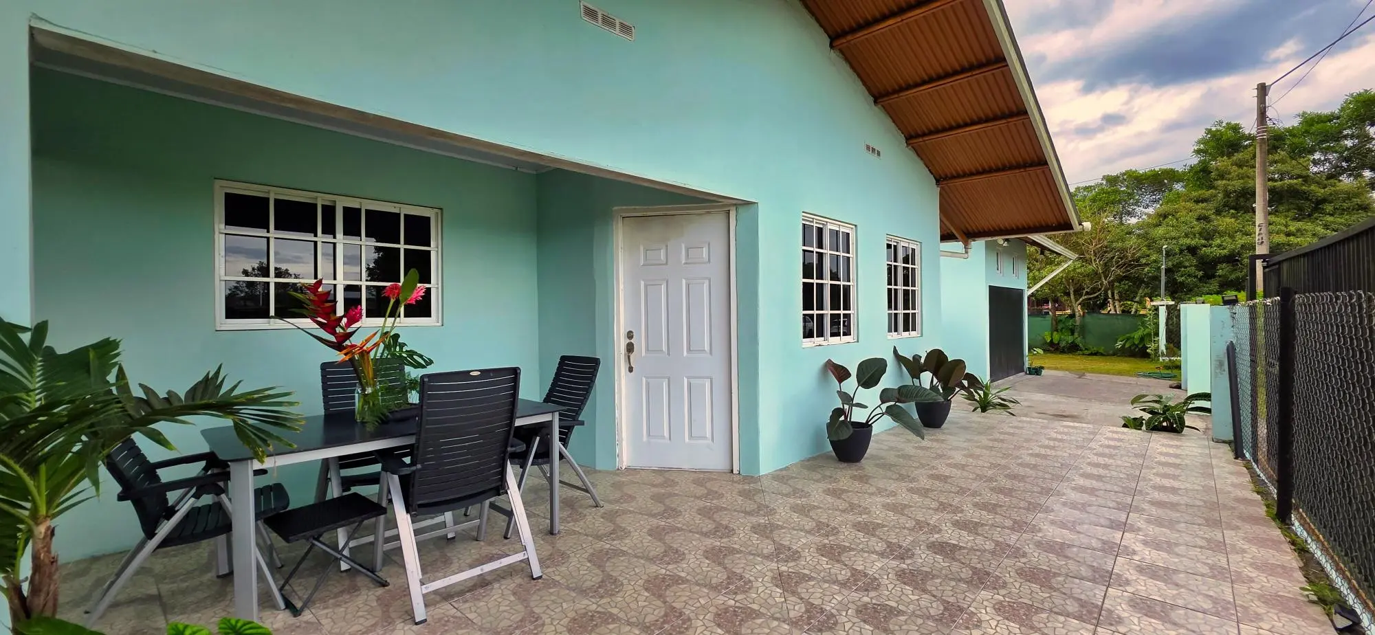 Central Volcán Home With Private Guest Apartment - Photo 33