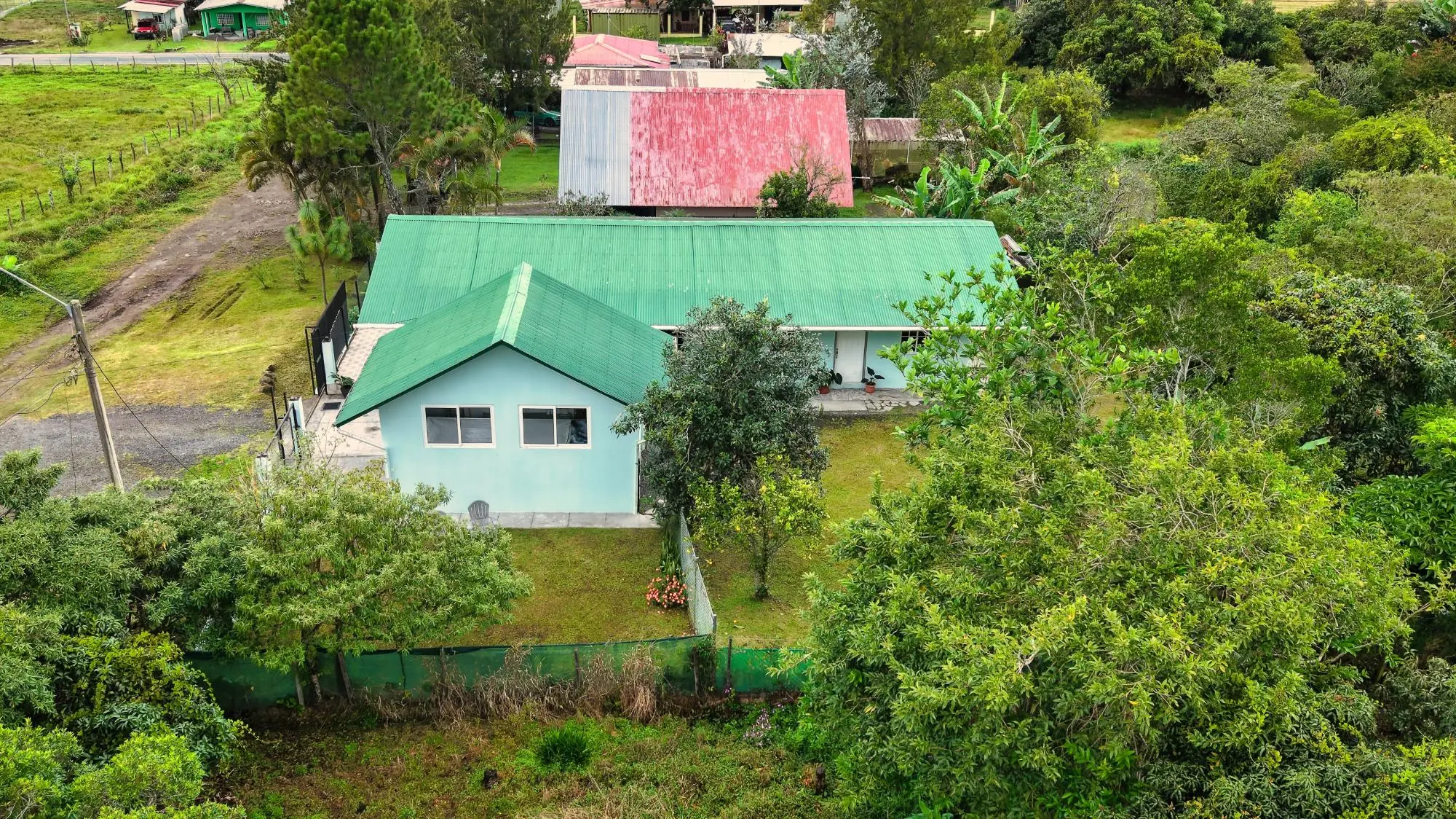 Central Volcán Home With Private Guest Apartment - Photo 55