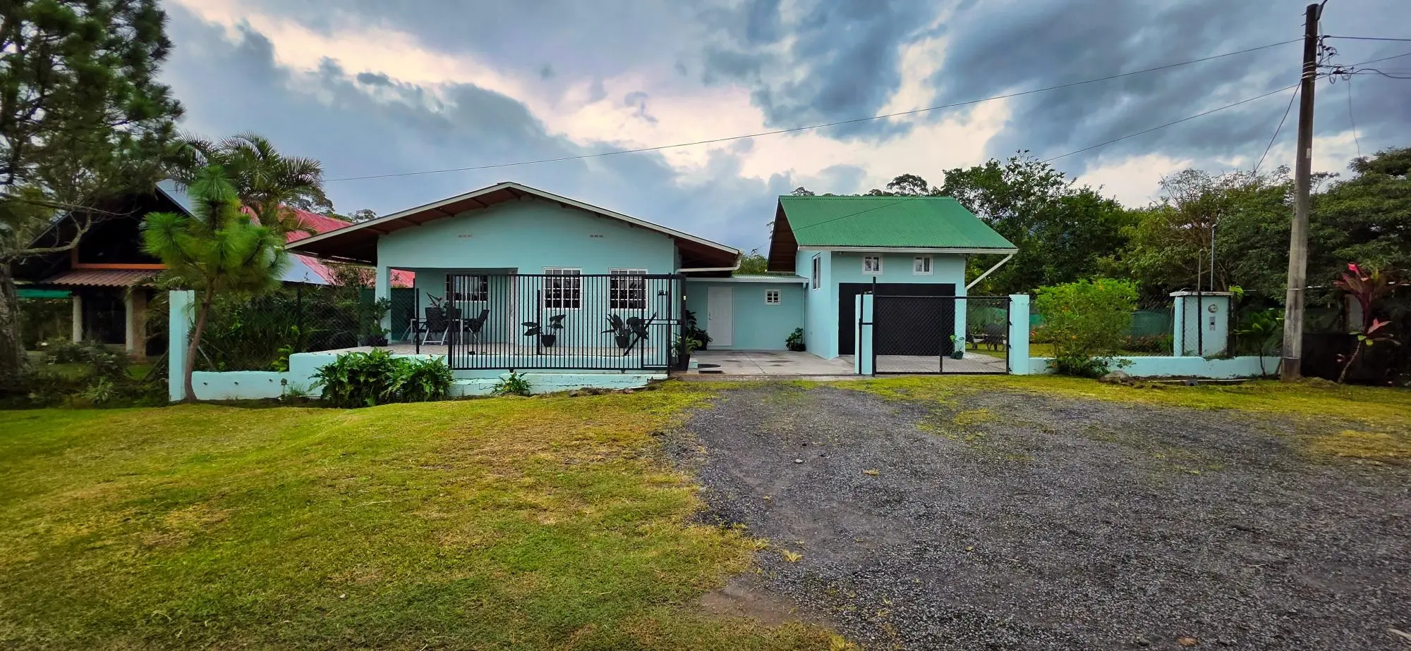 Central Volcán Home With Private Guest Apartment - Photo 47