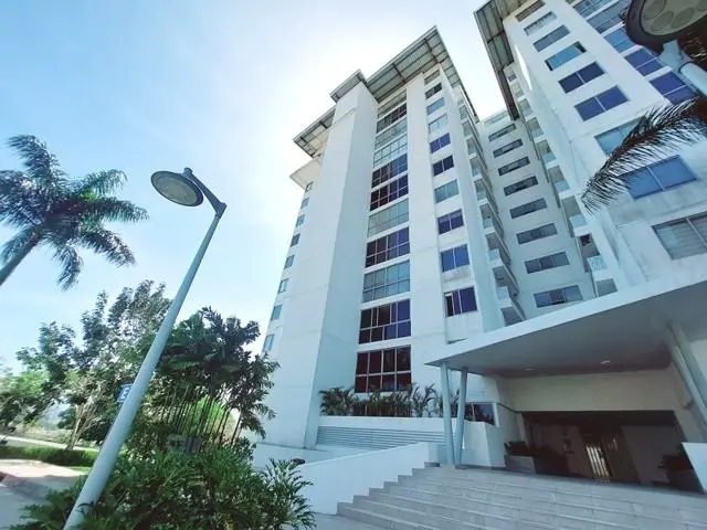 ave.ave. domingo diaz y calle 8a, loma brown #4 h