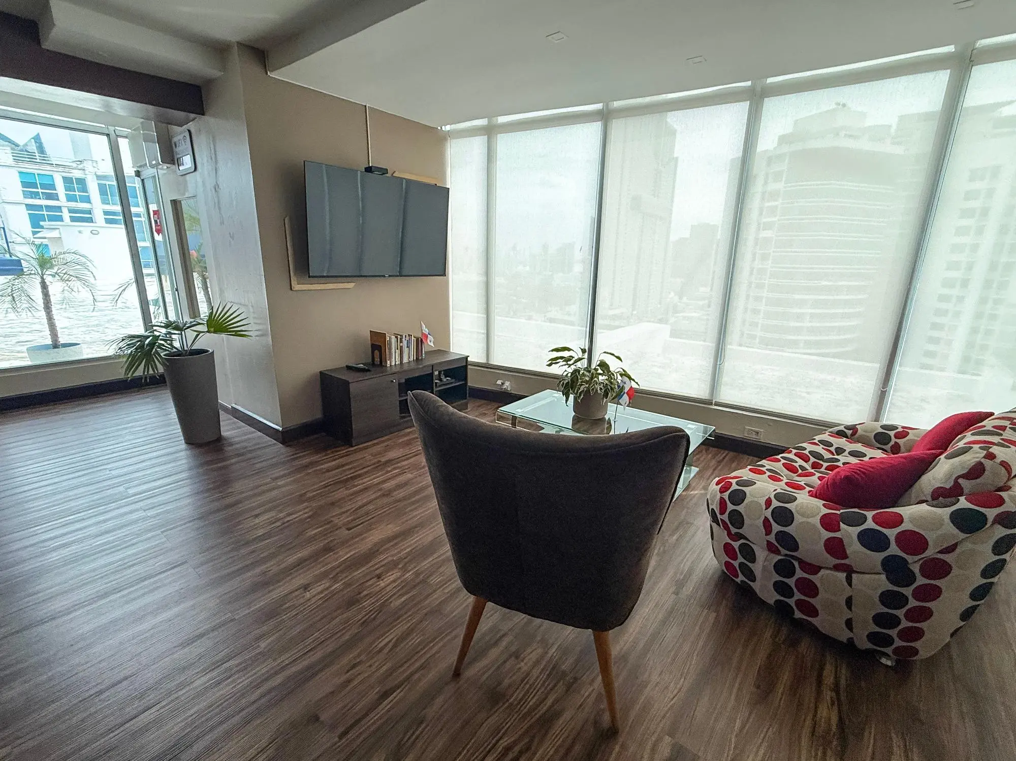 Ph Bayfront Tower #1701 - Photo 25