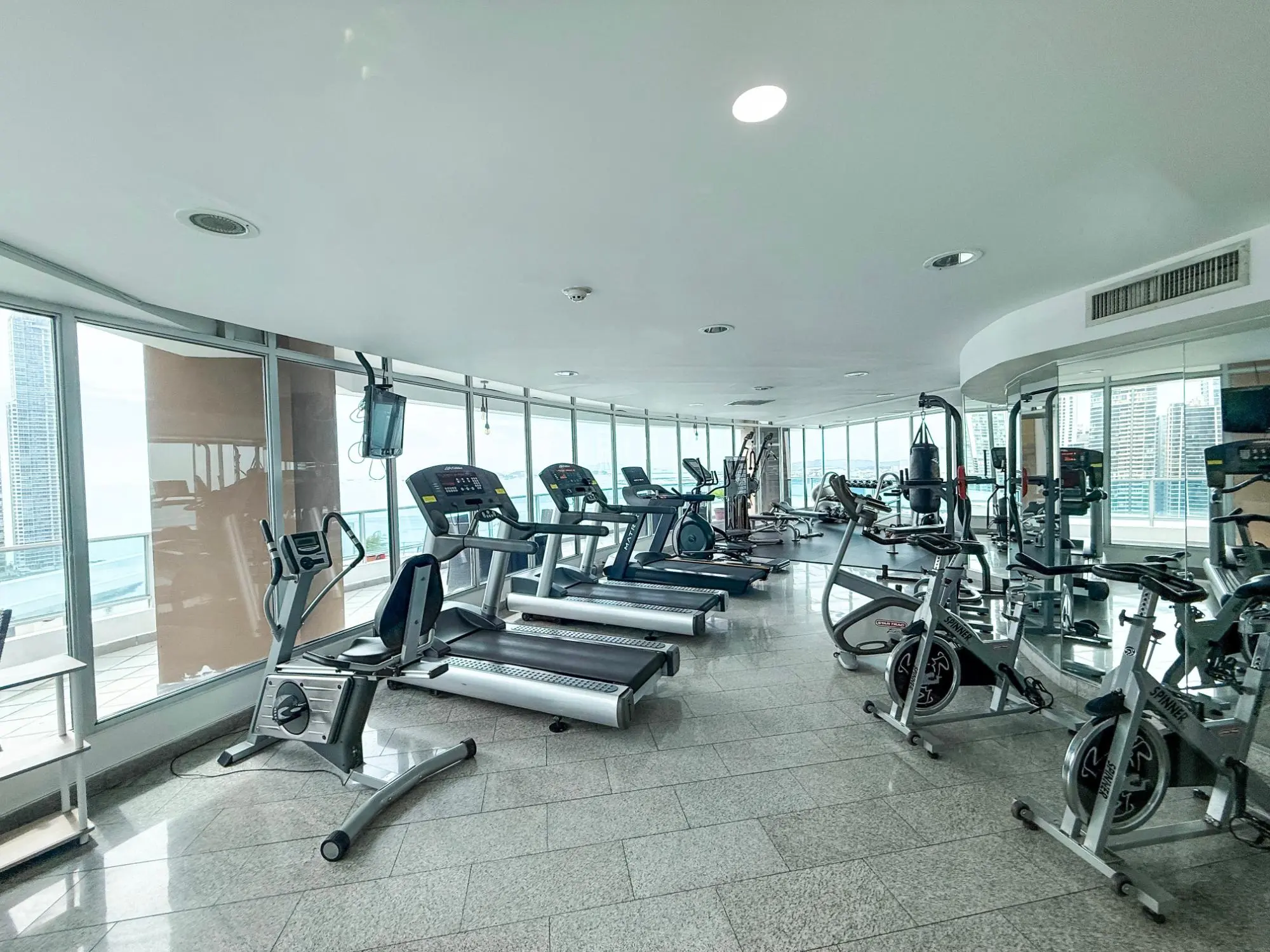 Ph Bayfront Tower #1701 - Photo 28