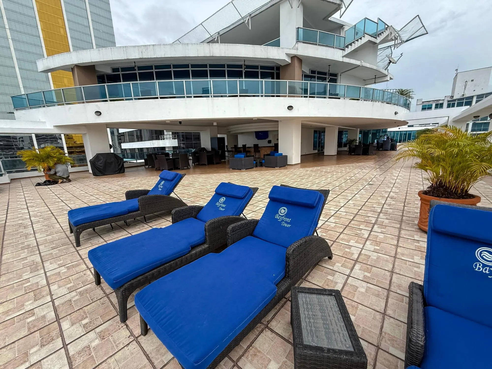 Ph Bayfront Tower #1701 - Photo 32